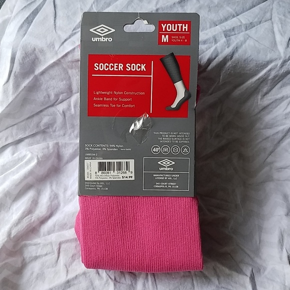 UMBRO SOCCER SOCKS YOUTH 2 PAIR NEW! - Picture 2 of 2